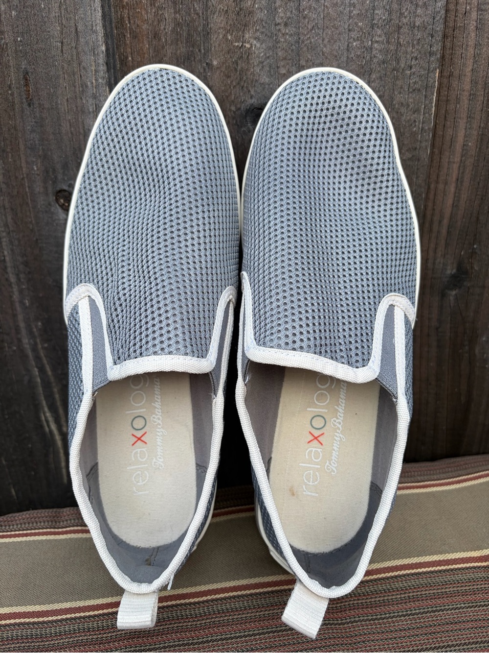 Tommy Bahama Men’s 7.5 Relaxology Ryver Canvas Slip On Shoes Grey White